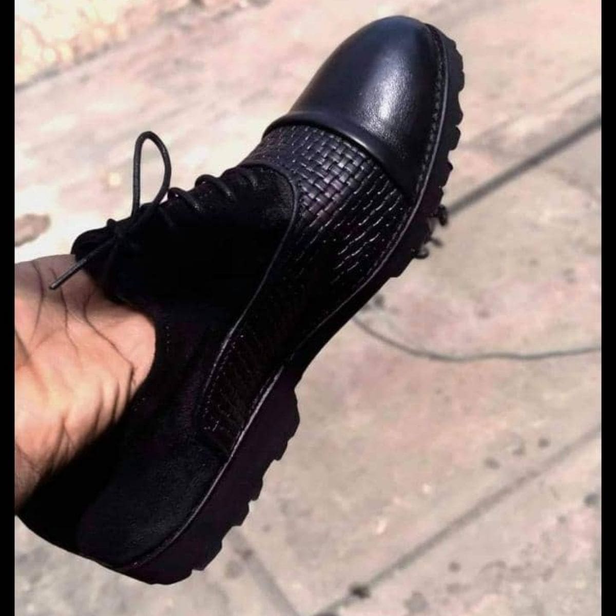 Oyita Elegant Male Shoe
