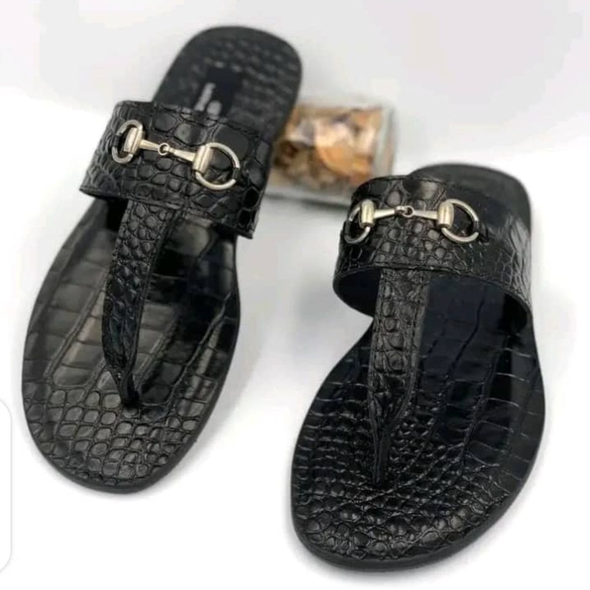 Scute Unisex Skin Footwear